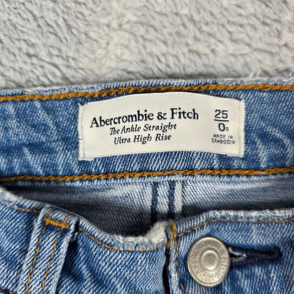 Abercrombie & Fitch Ultra High Rise Ankle Straight Jeans Blue 25 / 0R Raw Hem - Picture 3 of 9